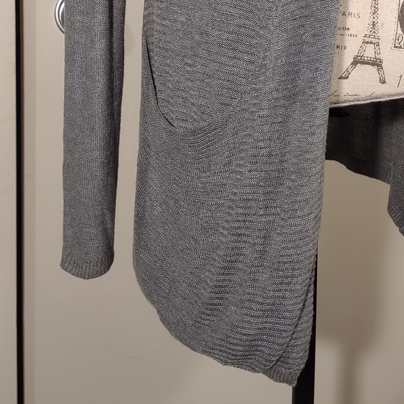 "Lulu B" Cardigan Sweater, size S, thin poly-knit, button less, grey - Picture 5 of 8